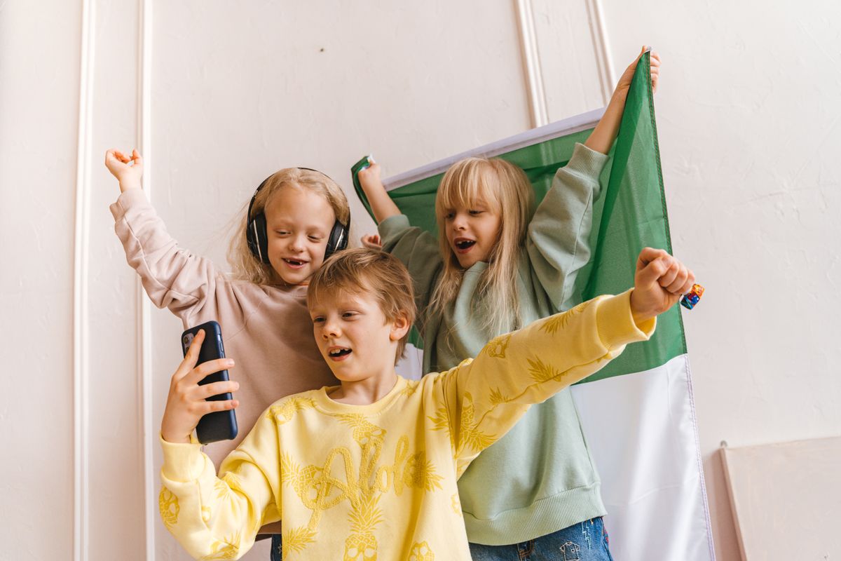Photo by AI25.Studio Studio on Pexels Children taking a happy group selfie - Photo by AI25.Studio Studio on Pexels