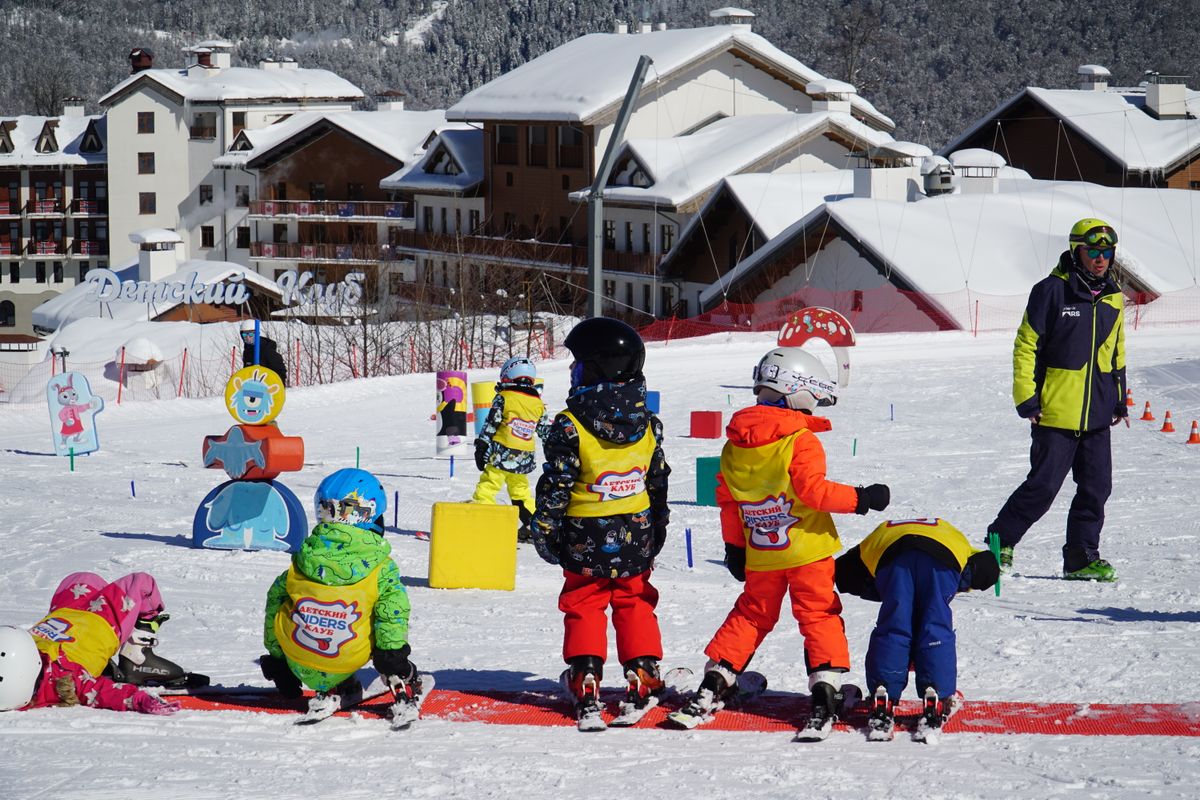 Photo by Irina Balashova on Pexels Kids in colorful outfits enjoying ski lessons on a snowy slope in Adlerskiy, Russia. - Photo by Irina Balashova on Pexels