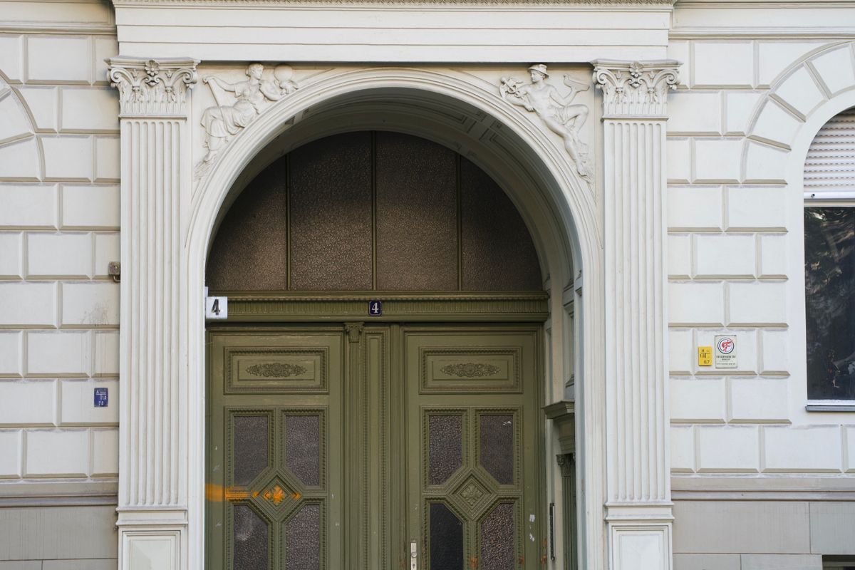 Photo by Vinay Reddy Sama on Pexels Ornate green entrance door with classical architectural details in Berlin. - Photo by Vinay Reddy Sama on Pexels